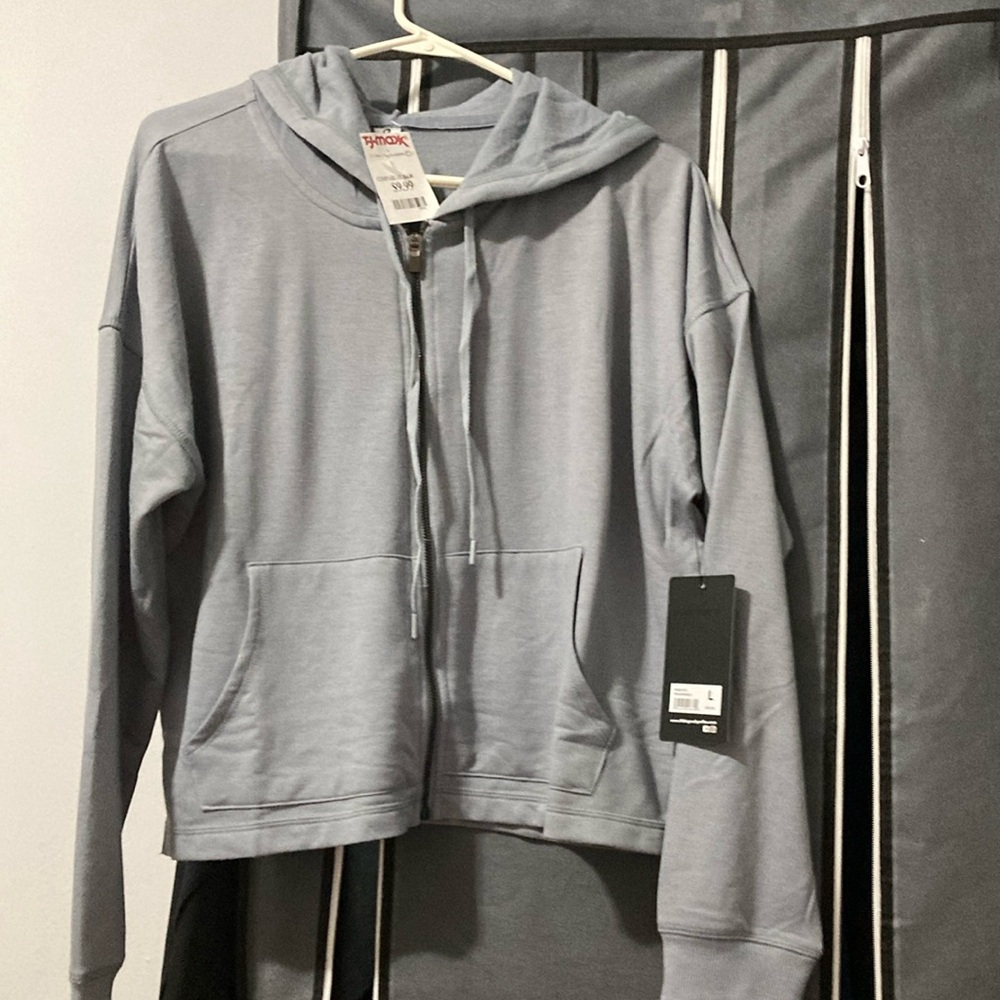Blue grey sweatshirt NWT Size large 90 degree